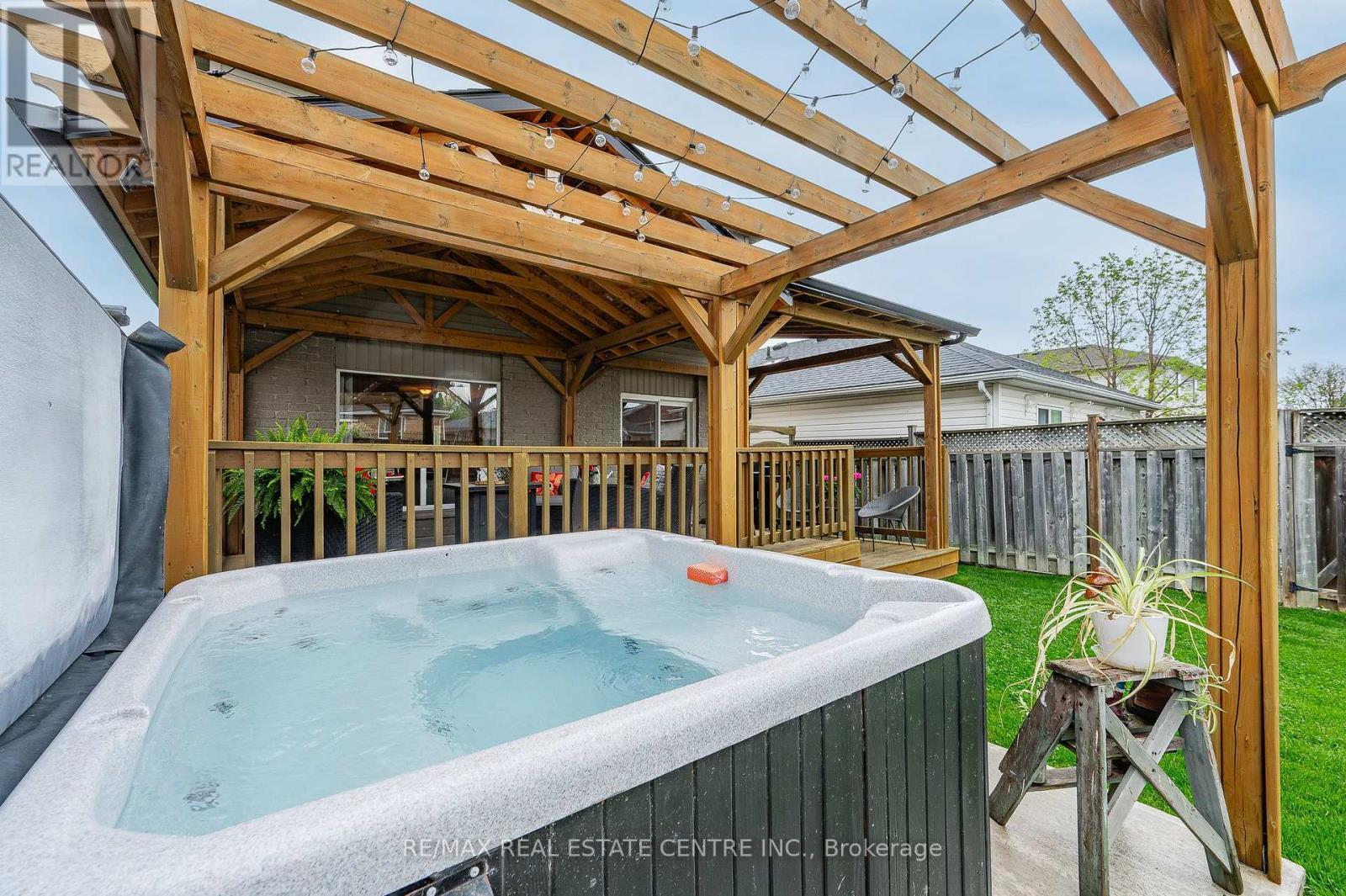 101 Edgemere Drive, Cambridge, Ontario  N1P 1E9 - Photo 30 - X12160543