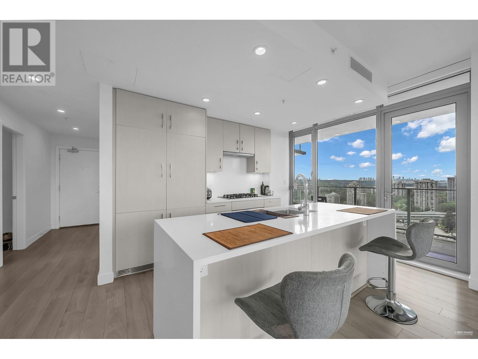 Property at 1702 518 WHITING WAY image 4