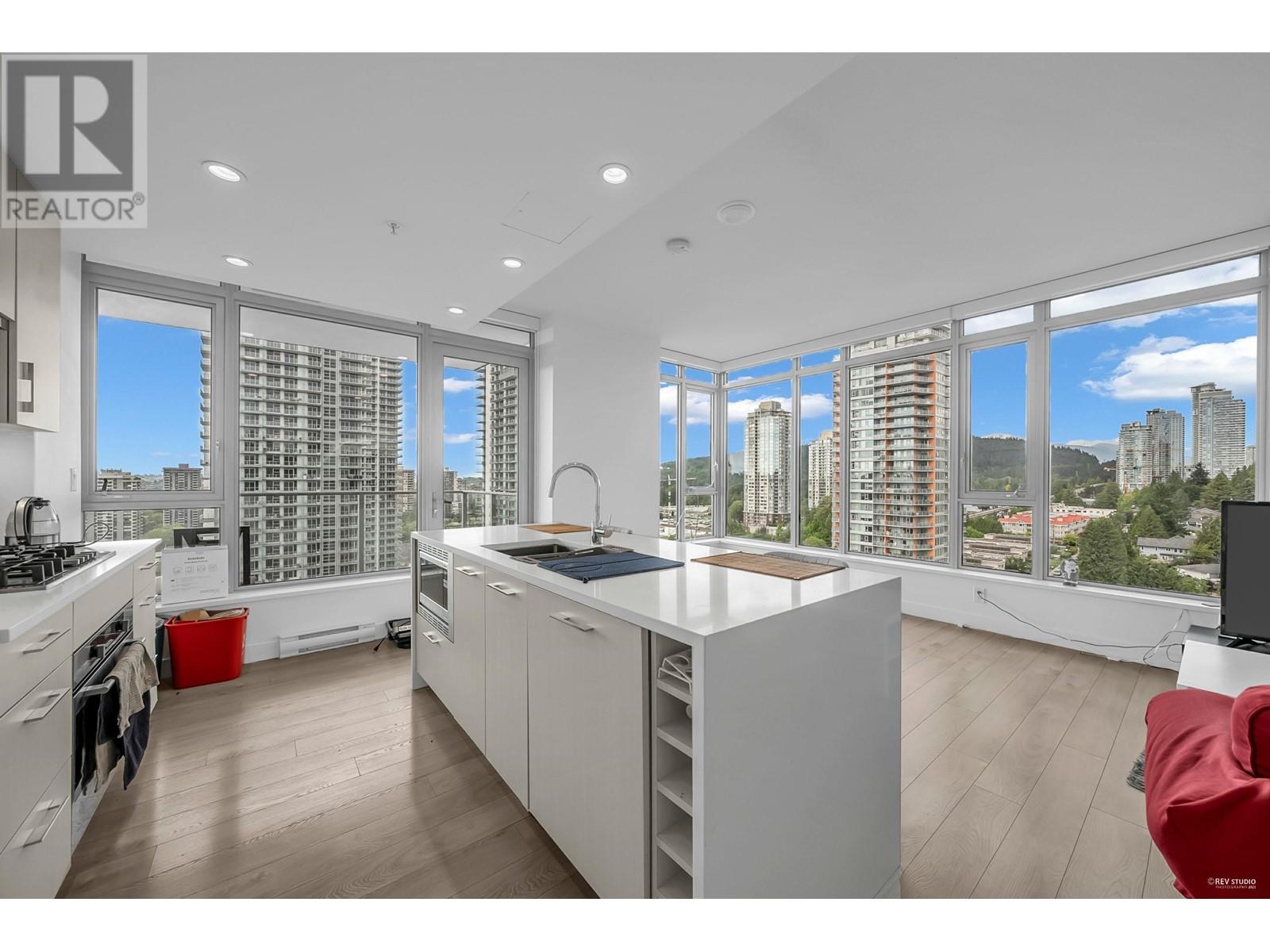 Property at 1702 518 WHITING WAY image 2