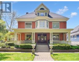 18 BRANT ROAD N, Cambridge, Ontario