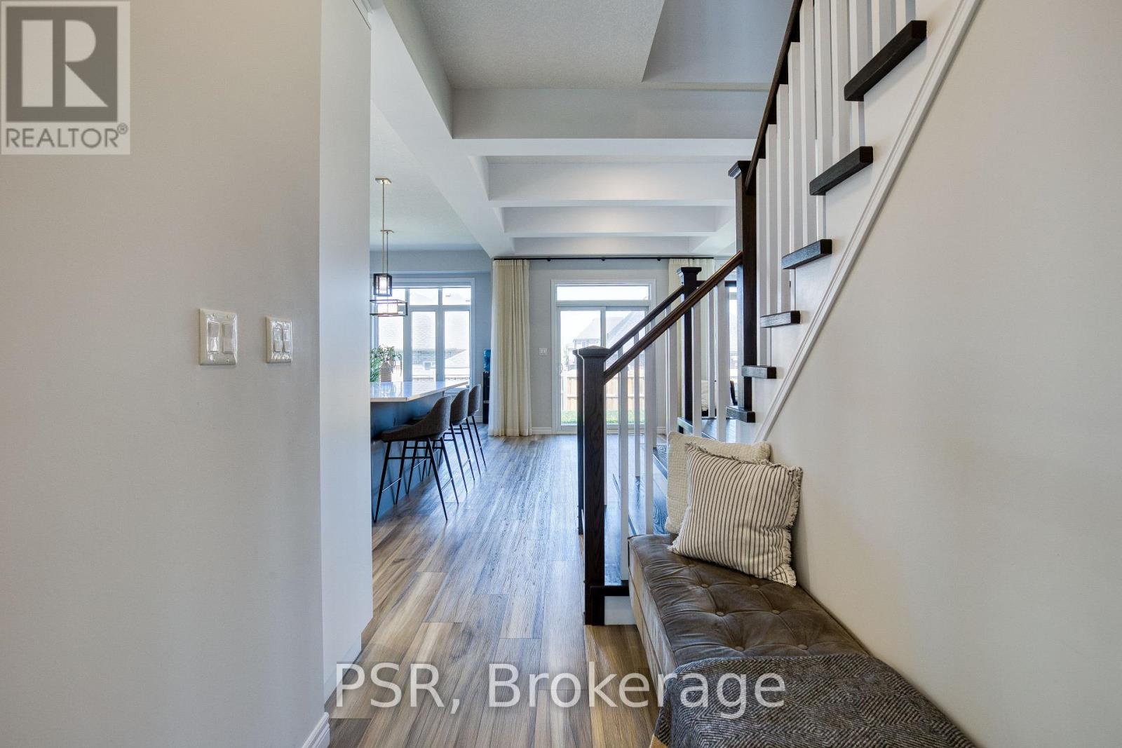 Property at 80 ARLINGTON PARKWAY image 5