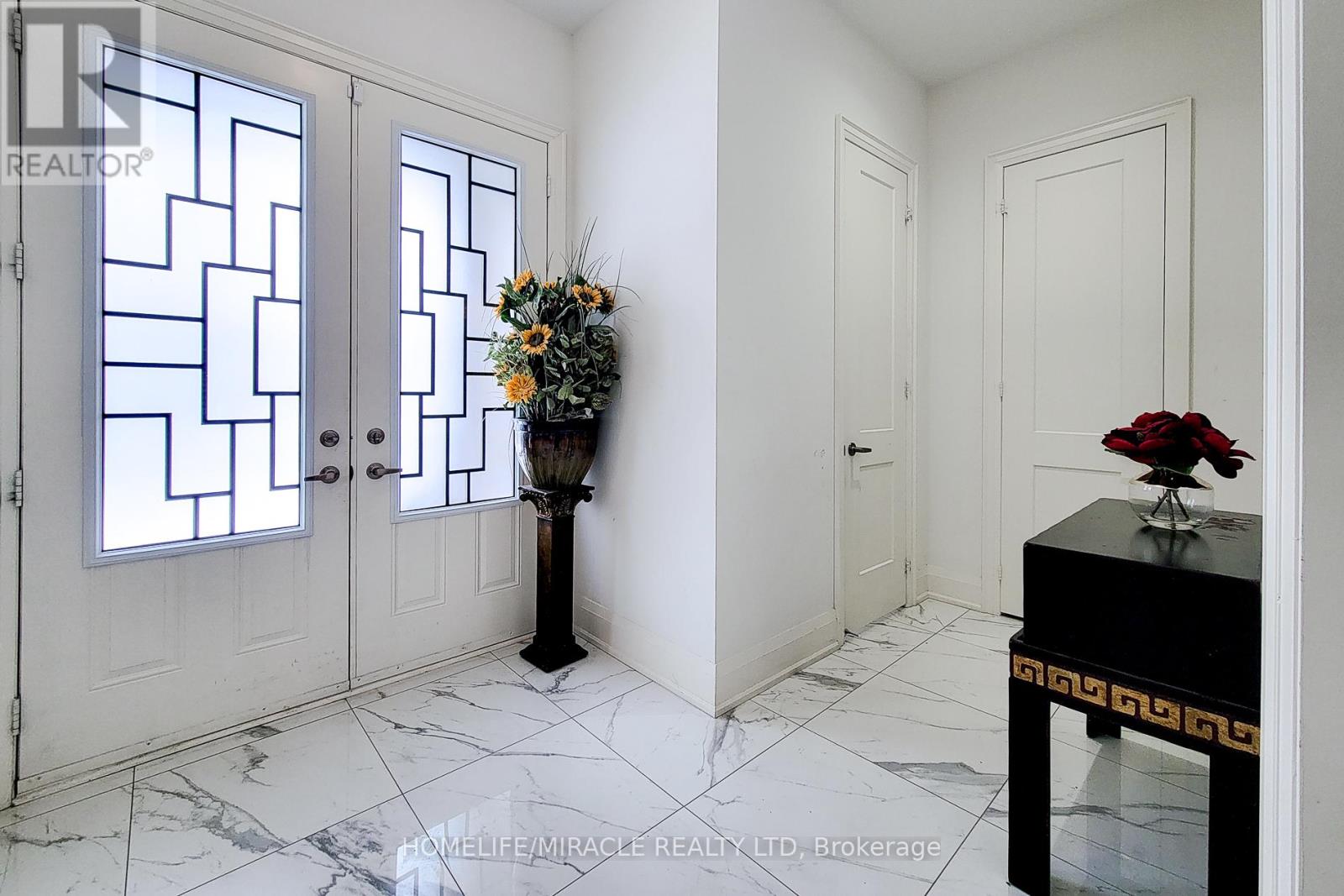 Property at 205 AGRO STREET image 5