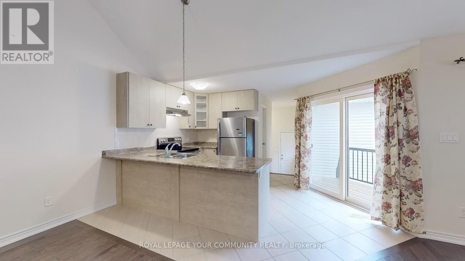 606 Haylock Gardens, Peterborough North (North), Ontario  K9H 0G4 - Photo 6 - X12160792