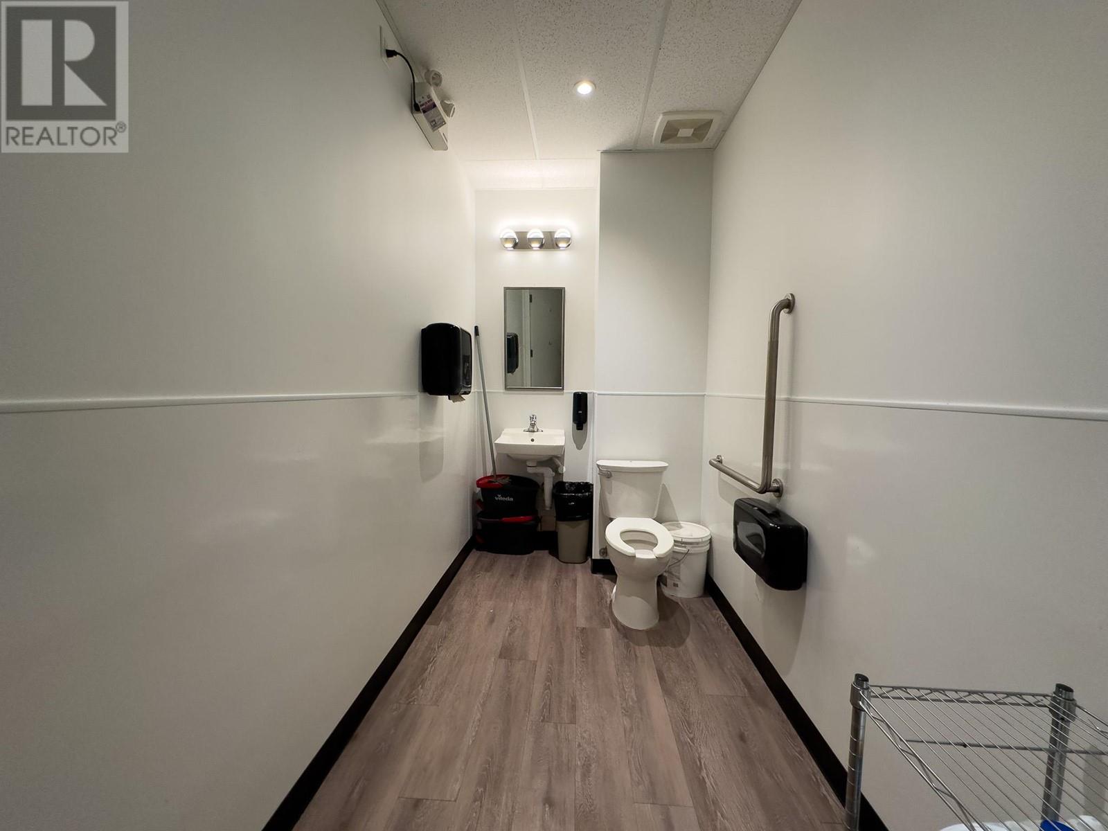 1546 Harvey Avenue Unit# 200, Kelowna, British Columbia  V1Y 6G2 - Photo 15 - 10348724