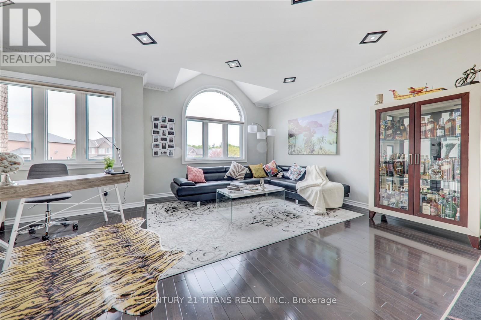 577 Royalpark Way, Vaughan, Ontario  L4H 1K2 - Photo 11 - N12159380