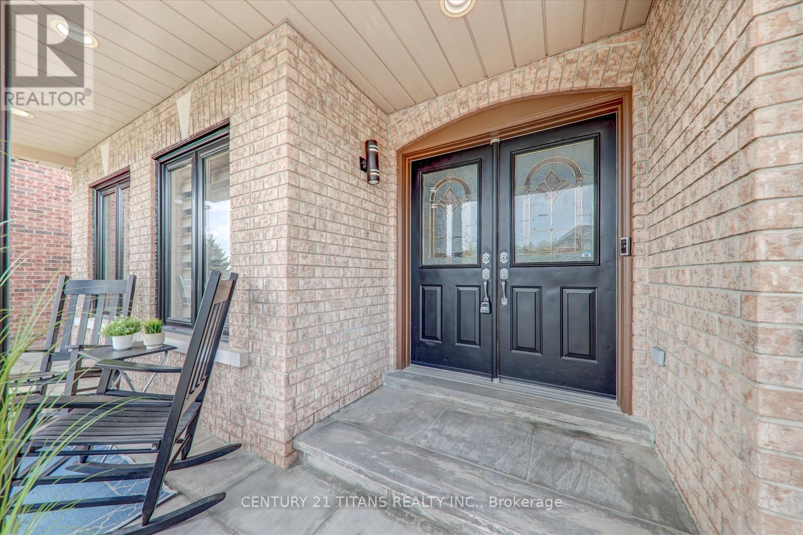 Property at 577 ROYALPARK WAY image 5