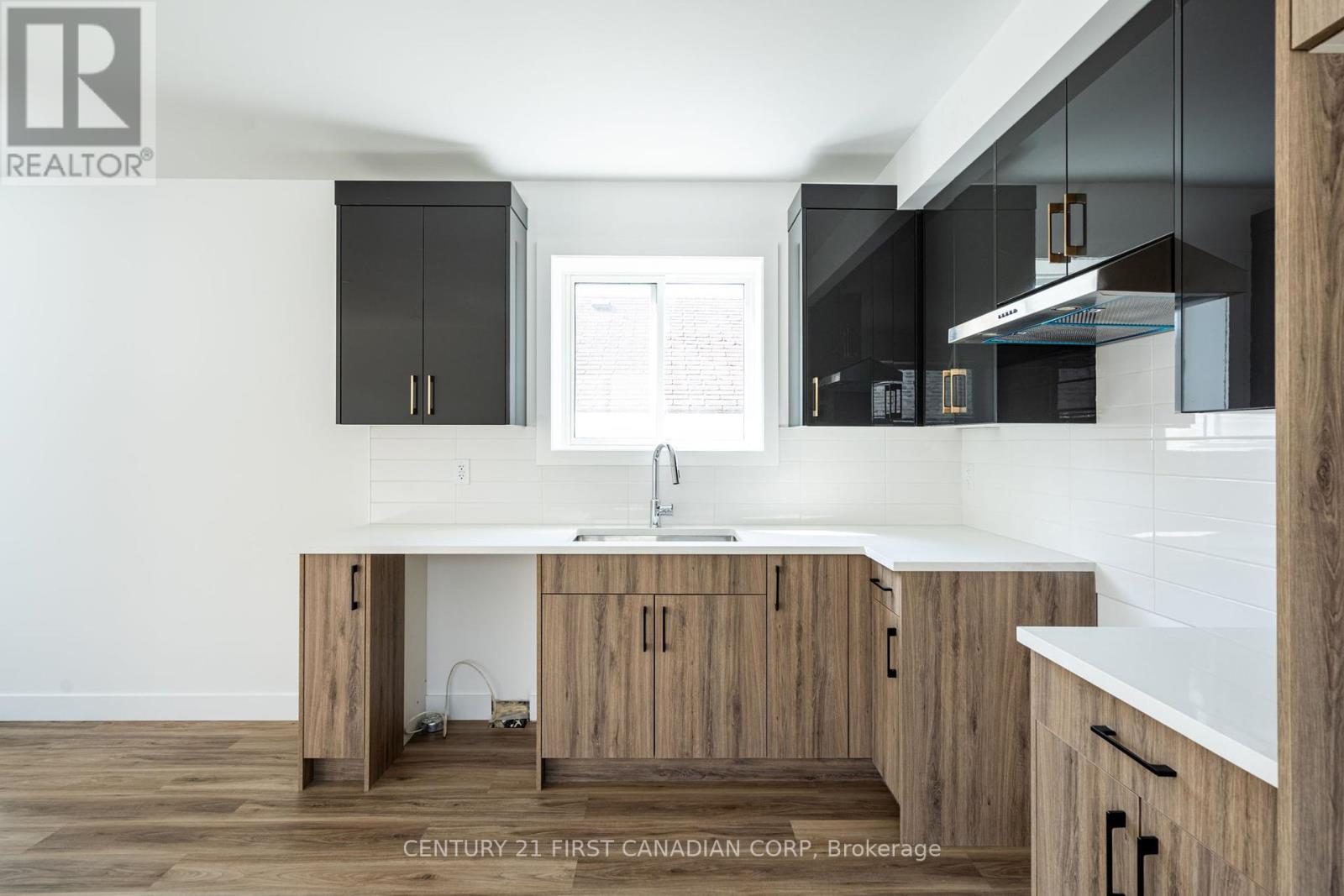 263 Sanders Street, London East, Ontario N5Z 2T1 - Photo 10 - X12160841