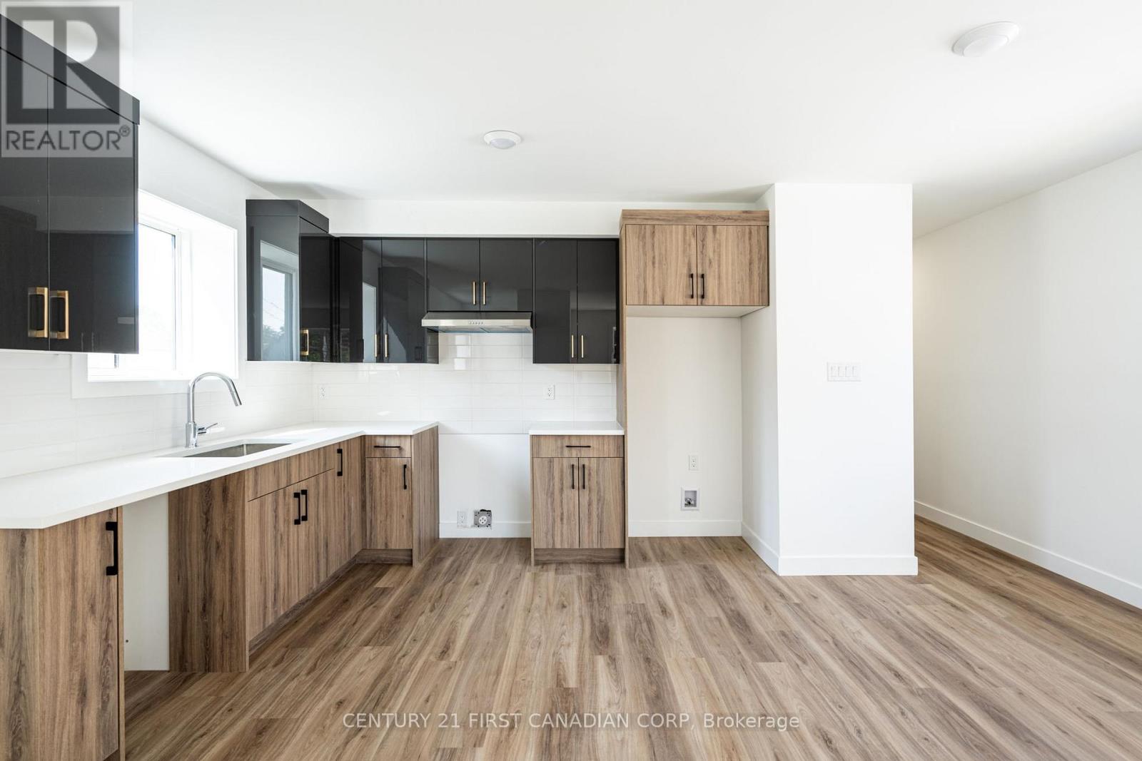 263 Sanders Street, London East, Ontario N5Z 2T1 - Photo 11 - X12160841