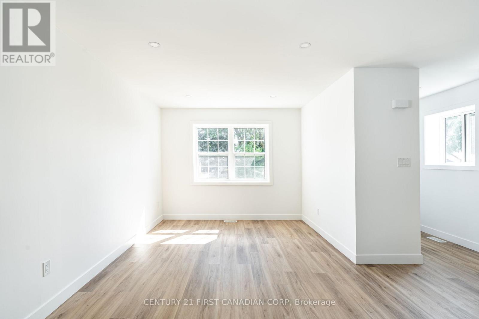 263 Sanders Street, London East, Ontario N5Z 2T1 - Photo 12 - X12160841