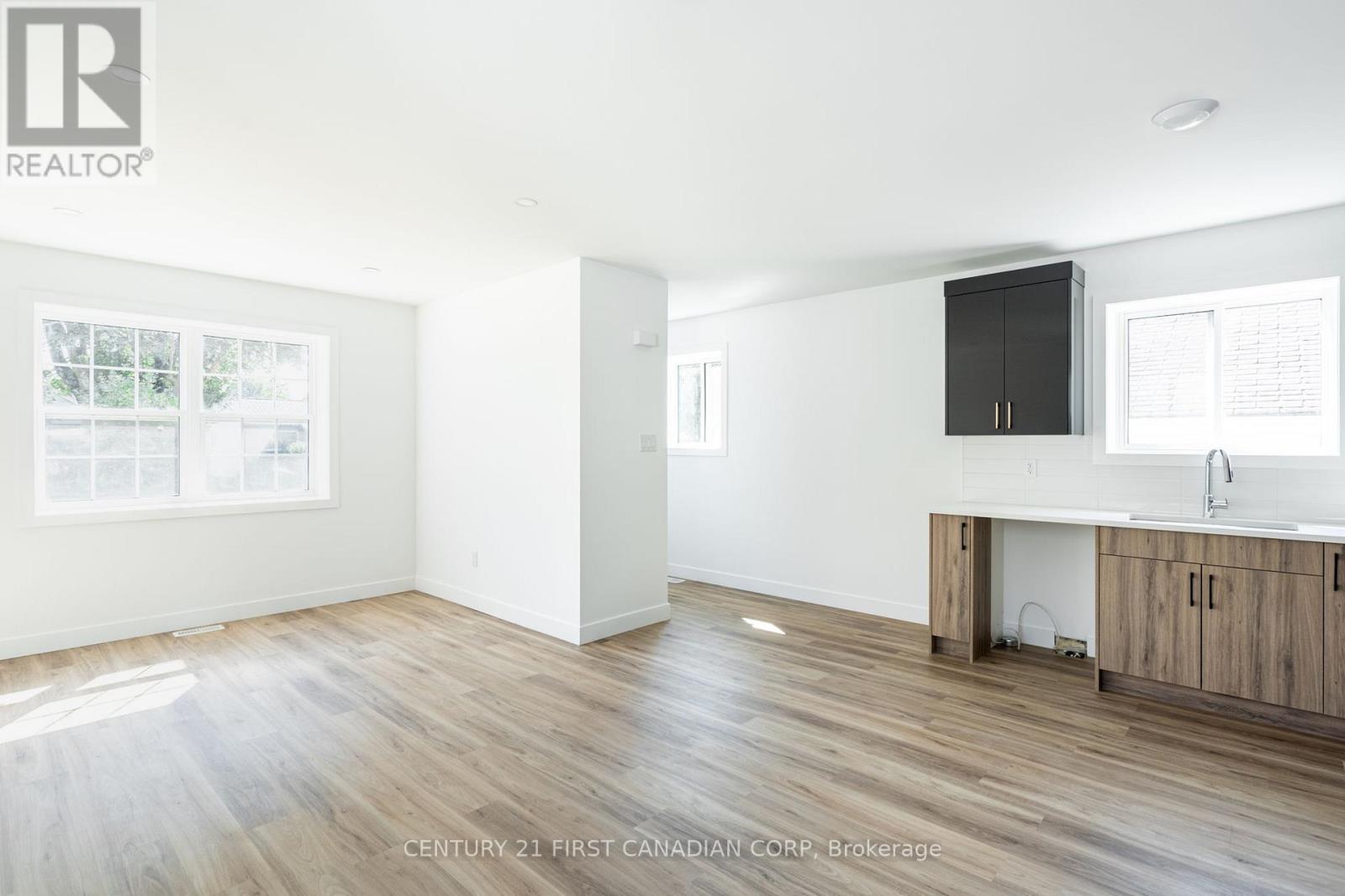 263 Sanders Street, London East (East M), Ontario  N5Z 2T1 - Photo 14 - X12160841