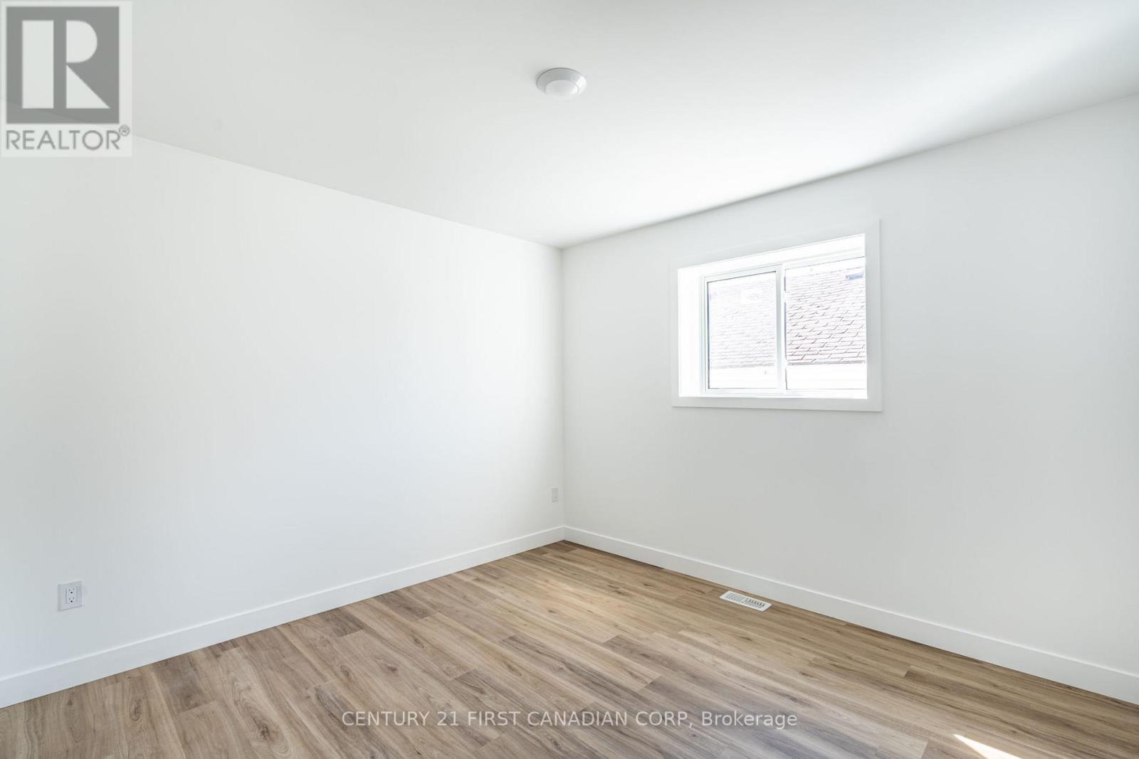 263 Sanders Street, London East, Ontario N5Z 2T1 - Photo 16 - X12160841