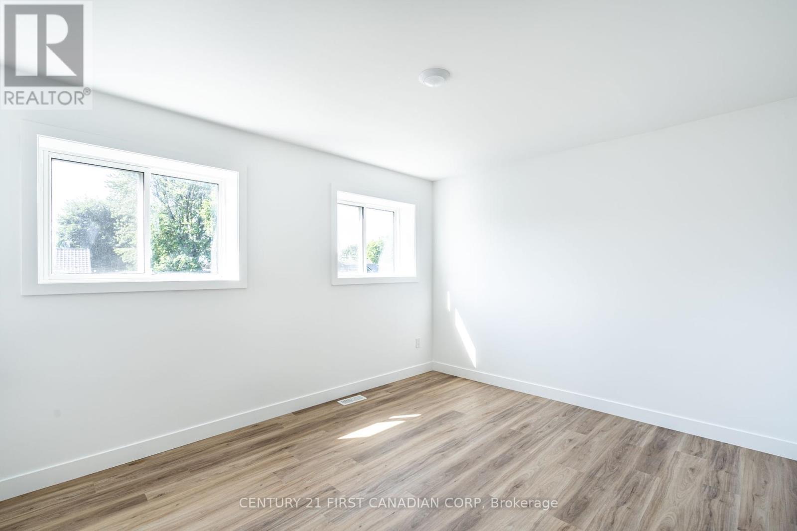 263 Sanders Street, London East, Ontario N5Z 2T1 - Photo 18 - X12160841