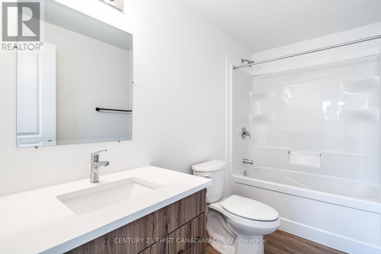 263 Sanders Street, London East, Ontario N5Z 2T1 - Photo 20 - X12160841