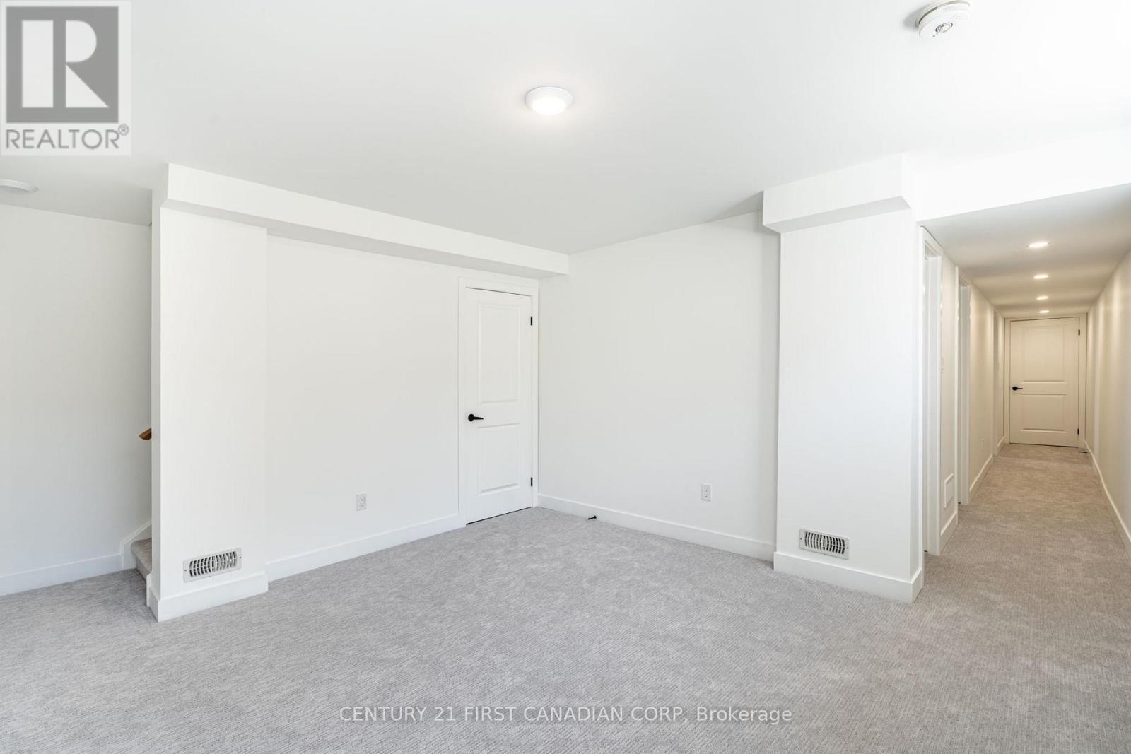 263 Sanders Street, London East, Ontario N5Z 2T1 - Photo 22 - X12160841