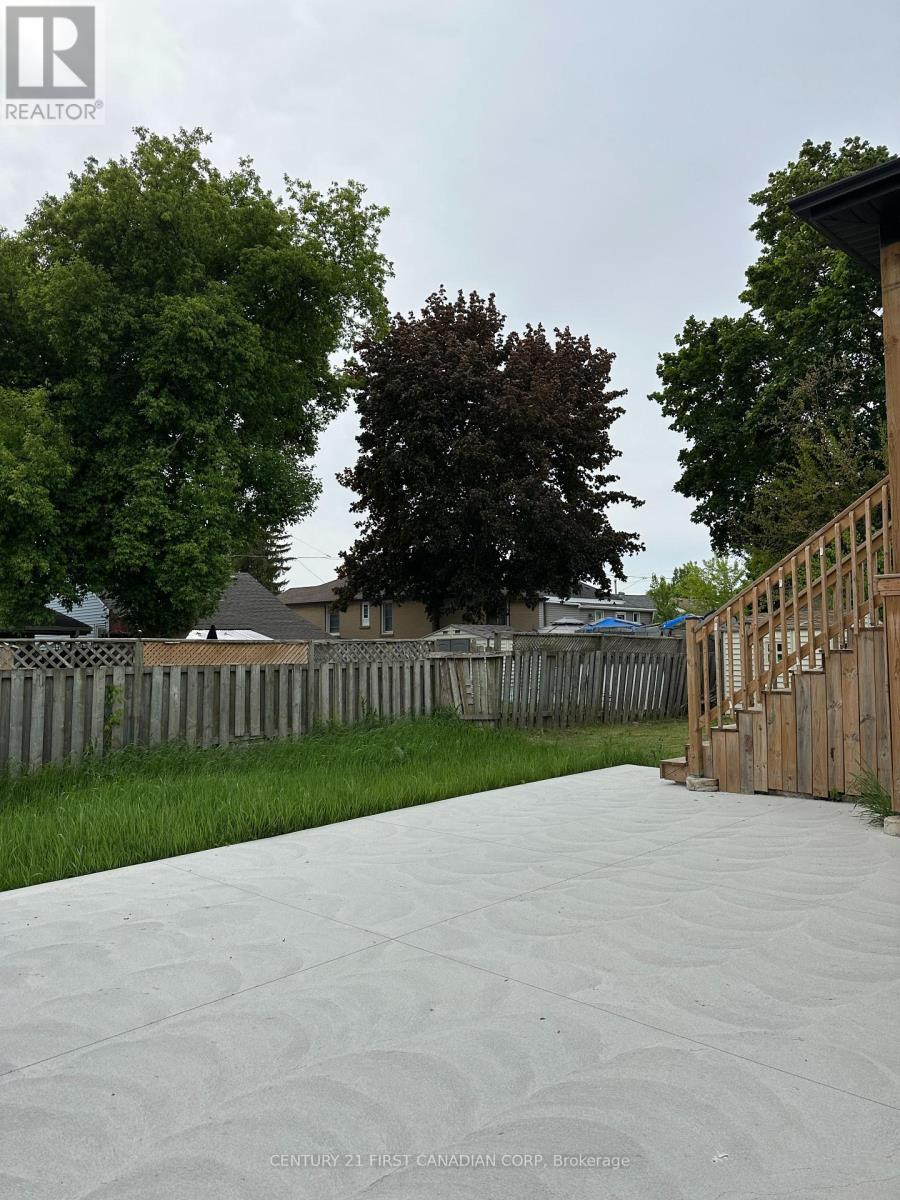 263 Sanders Street, London East, Ontario N5Z 2T1 - Photo 4 - X12160841