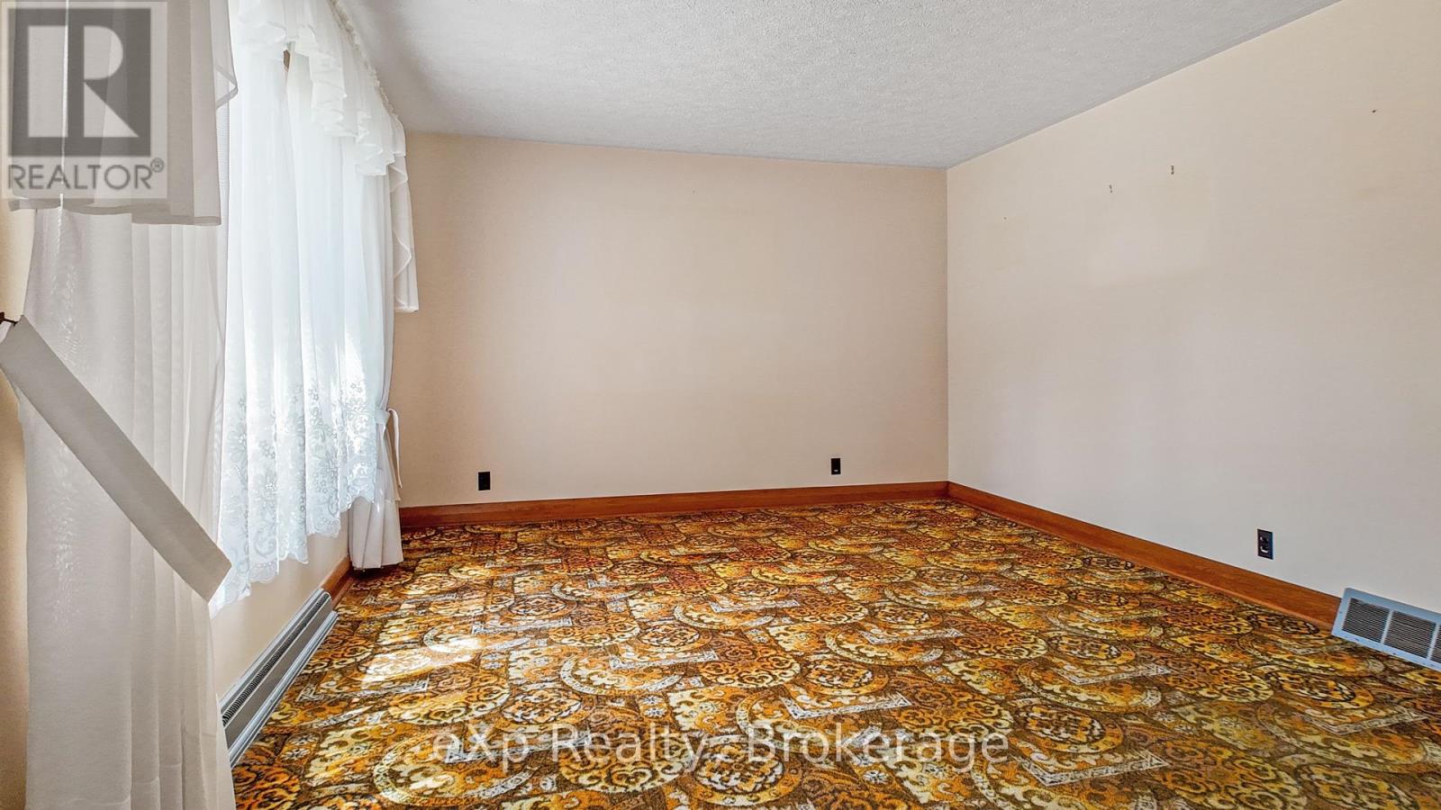 10 Princess Street, Brockton, Ontario  N0G 2V0 - Photo 9 - X12160856