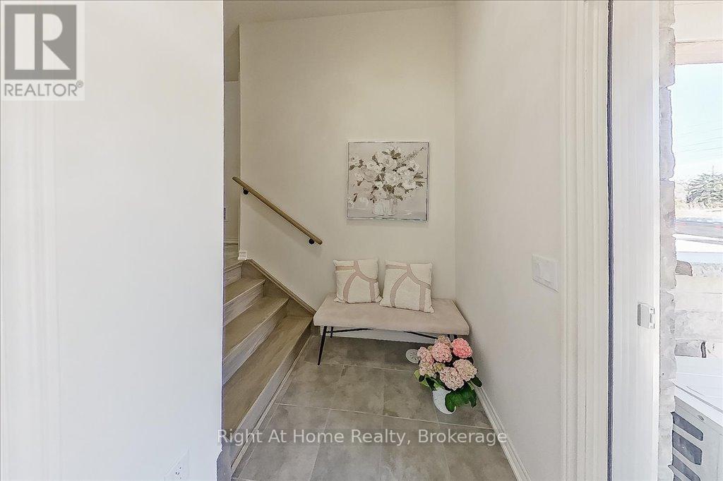 465 Dundas Street E, Oakville, Ontario  L6H 3P4 - Photo 5 - W12160671