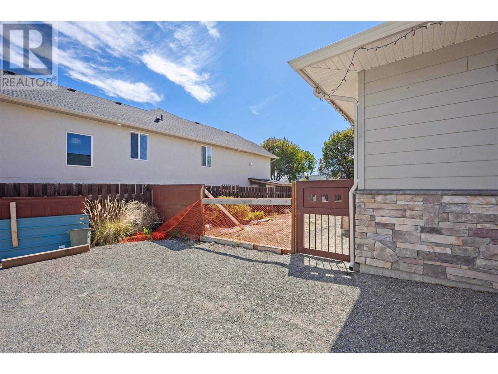 2029 Parkcrest Avenue, Kamloops, British Columbia  V2B 4X2 - Photo 9 - 10347562