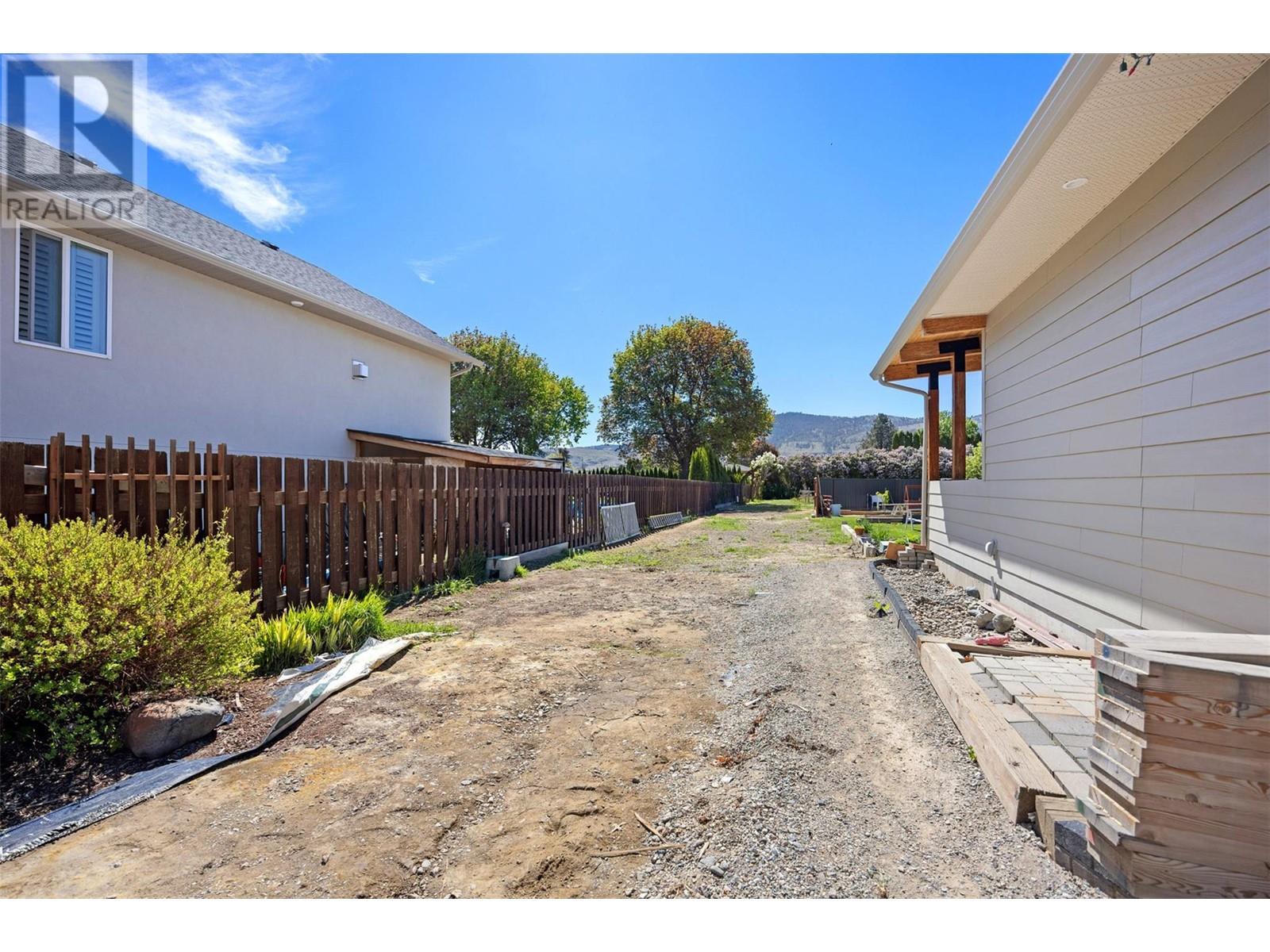 2029 Parkcrest Avenue, Kamloops, British Columbia  V2B 4X2 - Photo 10 - 10347562