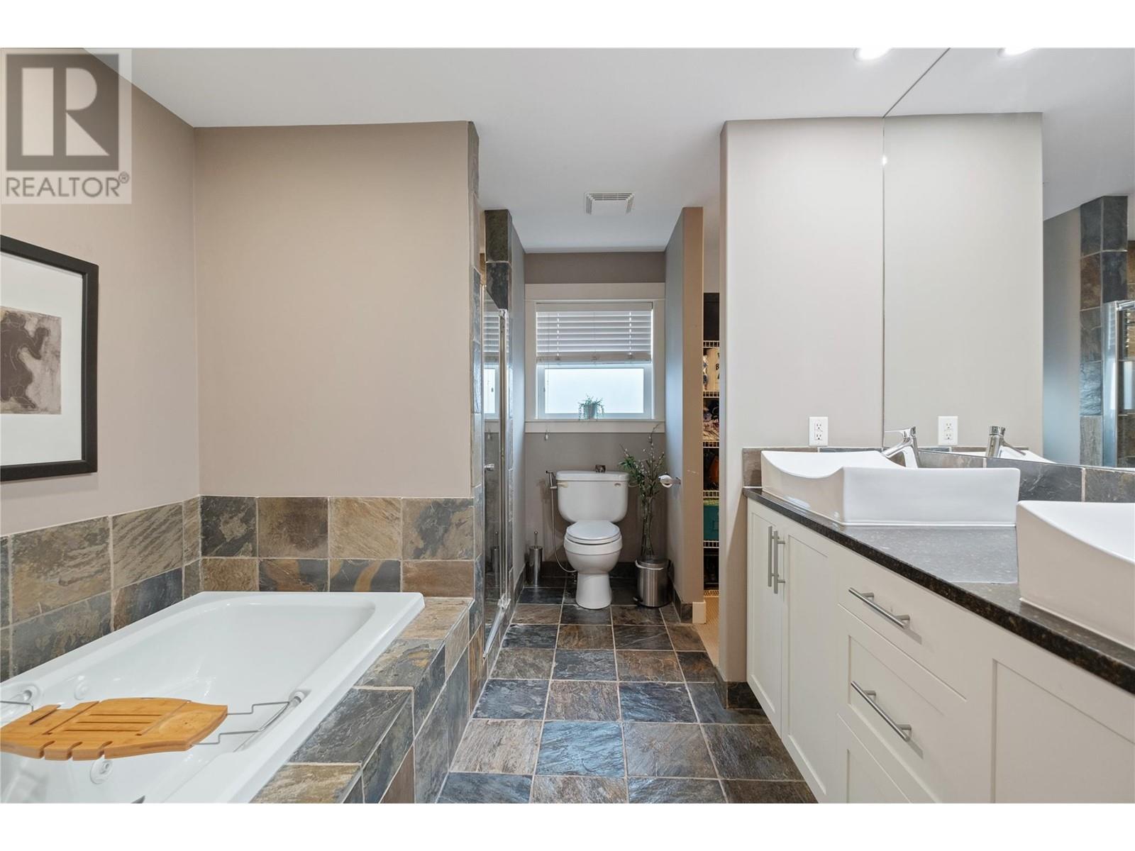 856 Hewetson Avenue, Kelowna, British Columbia  V1W 5C9 - Photo 49 - 10348705