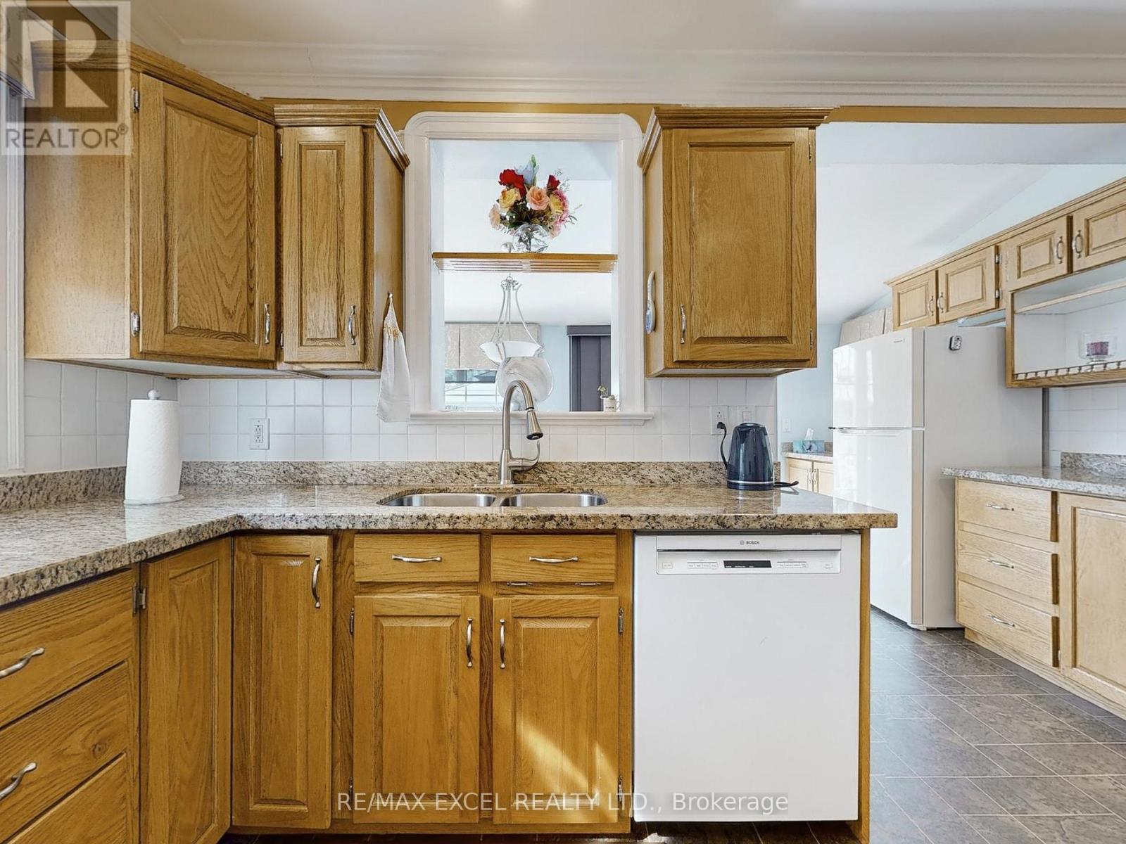 341 Richmond Street, Oshawa, Ontario  L1G 1E8 - Photo 11 - E12160790