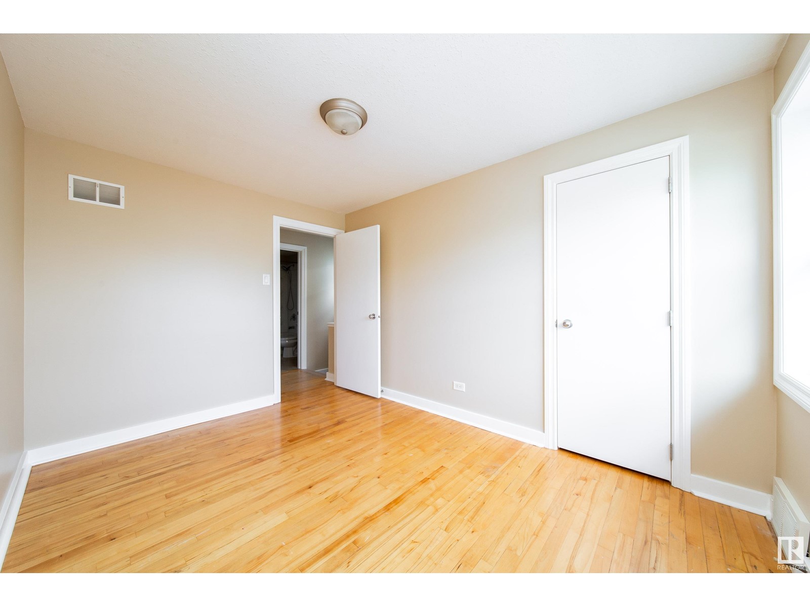 9927 145 Av Nw, Edmonton, Alberta  T5E 6L8 - Photo 16 - E4437486