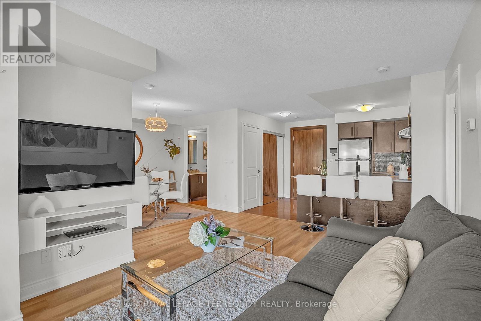 210 - 273 South Park Road, Markham, Ontario  L3T 0B5 - Photo 12 - N12160810