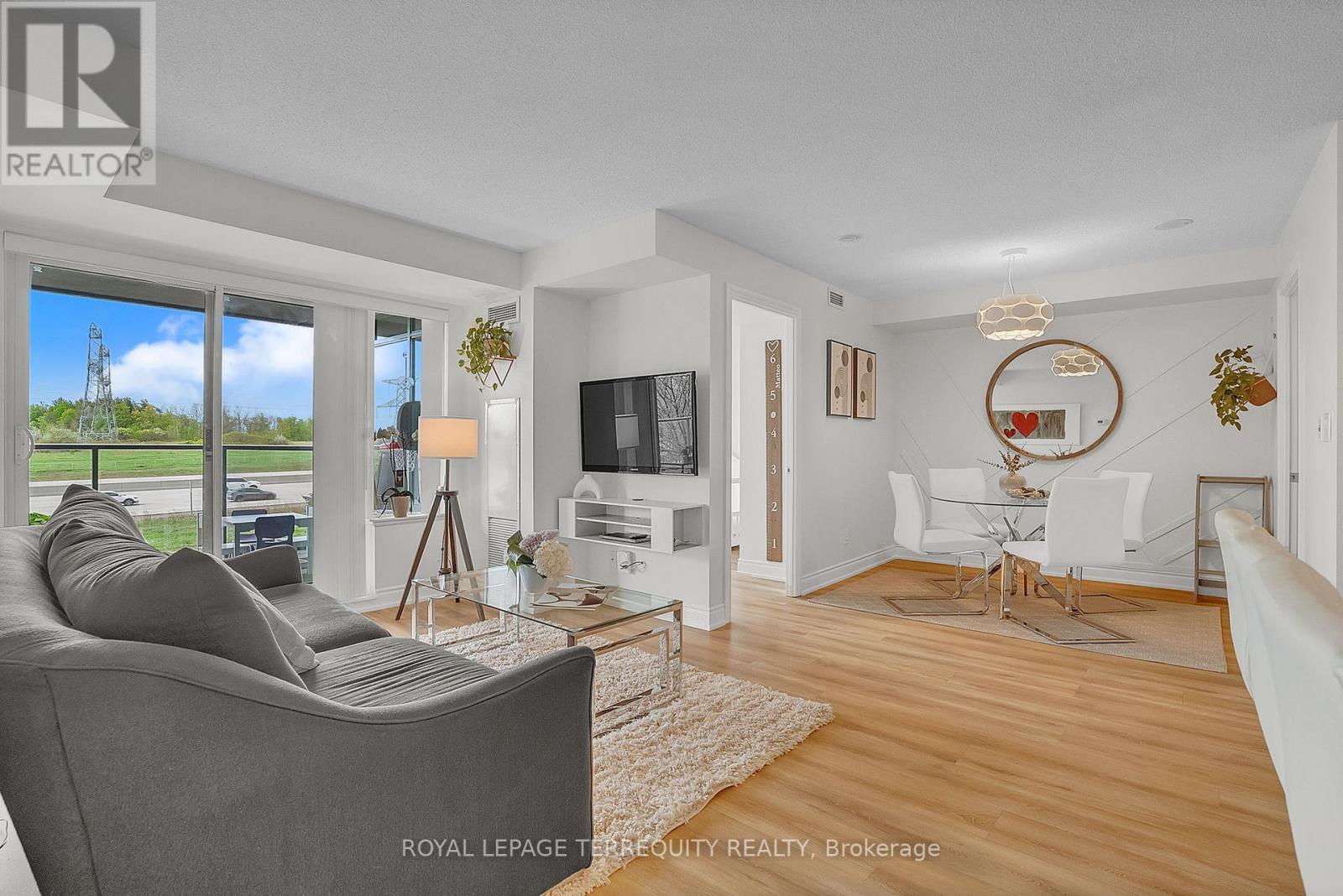 210 - 273 South Park Road, Markham, Ontario  L3T 0B5 - Photo 14 - N12160810