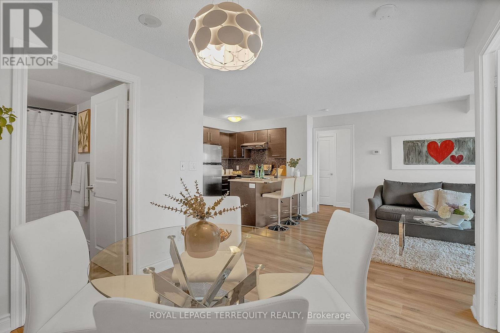 210 - 273 South Park Road, Markham, Ontario  L3T 0B5 - Photo 17 - N12160810