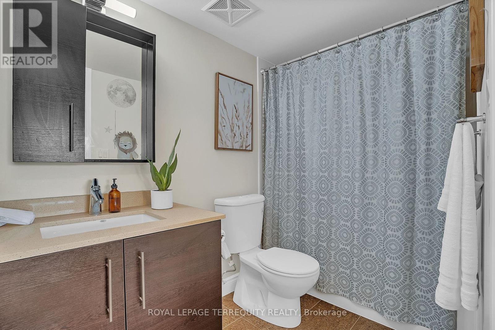 210 - 273 South Park Road, Markham, Ontario  L3T 0B5 - Photo 23 - N12160810