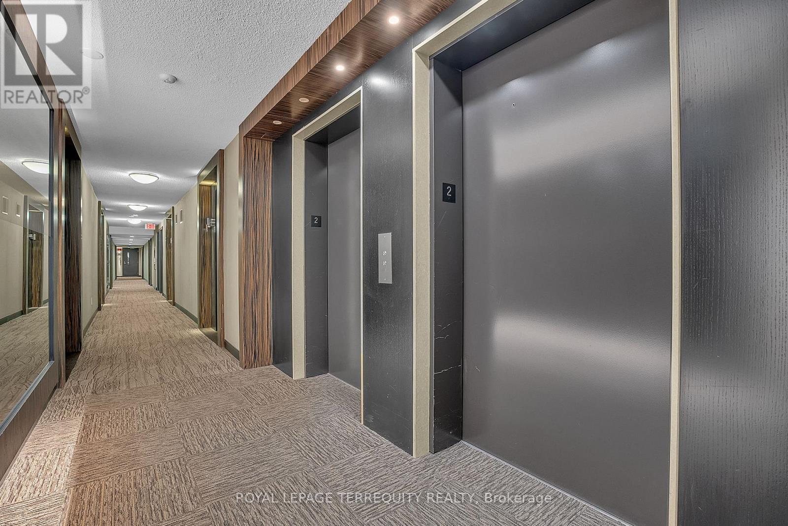 210 - 273 South Park Road, Markham, Ontario  L3T 0B5 - Photo 5 - N12160810
