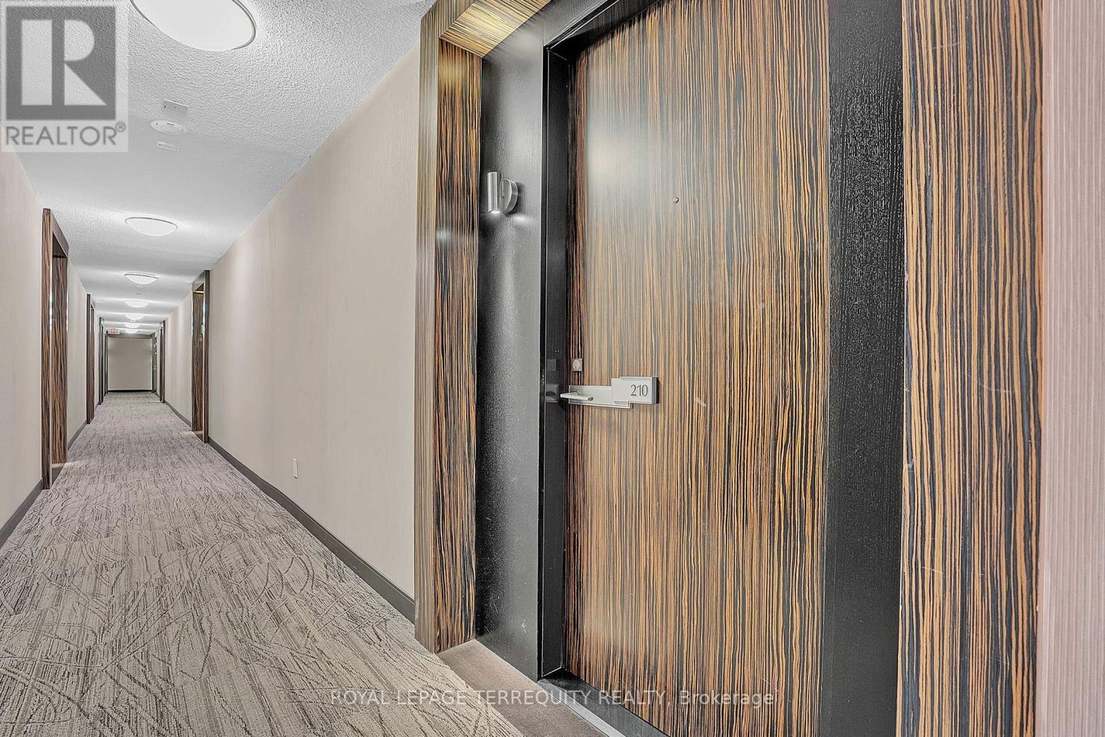 210 - 273 South Park Road, Markham, Ontario  L3T 0B5 - Photo 6 - N12160810