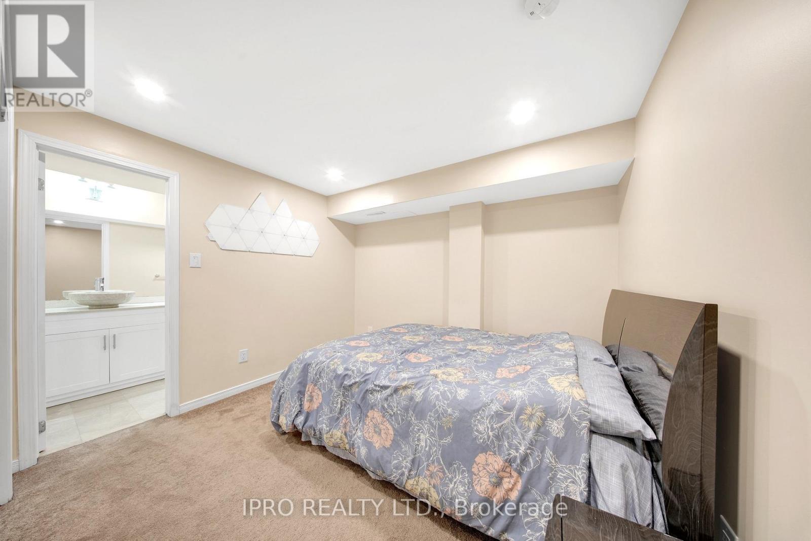 1244 Mowat Lane, Milton, Ontario  L8T 6C1 - Photo 24 - W12160817