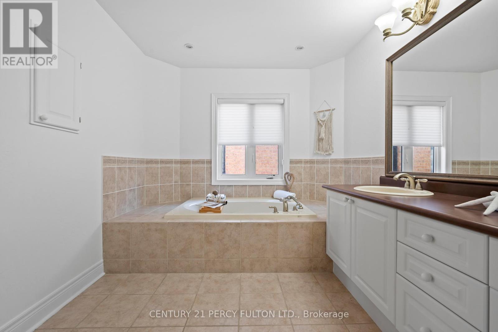 35 Donwoods Court, Brampton, Ontario  L6P 1T6 - Photo 21 - W12160827