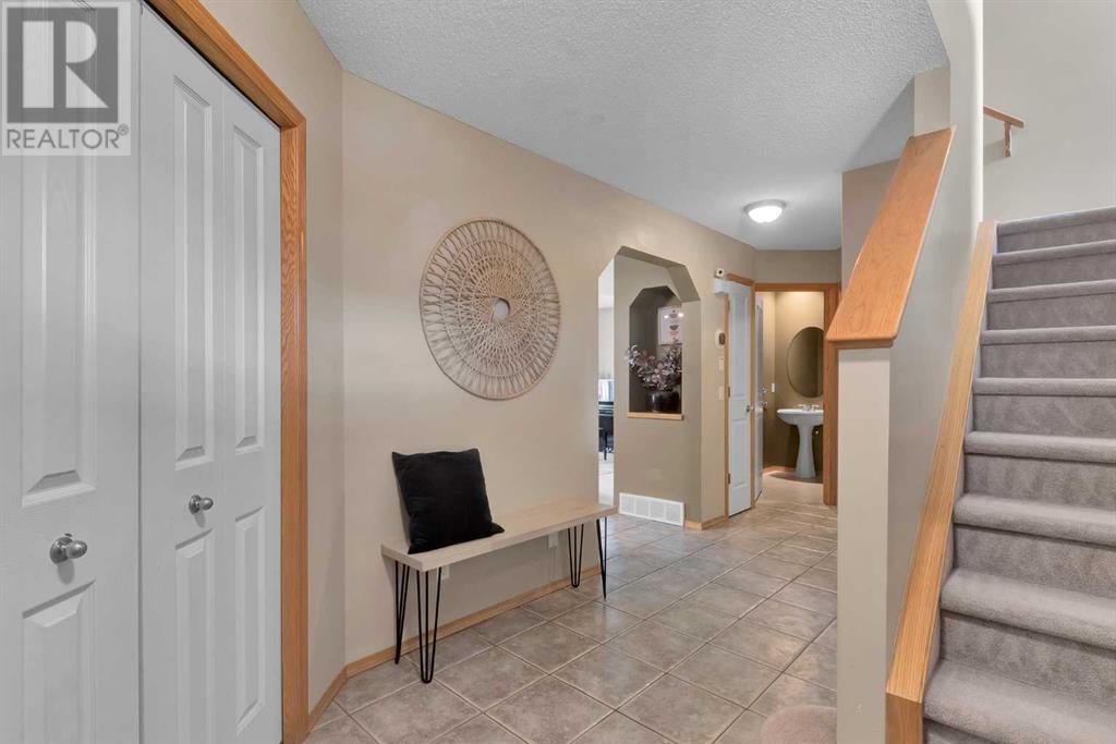 Property at 56 Cranfield Park SE image 3