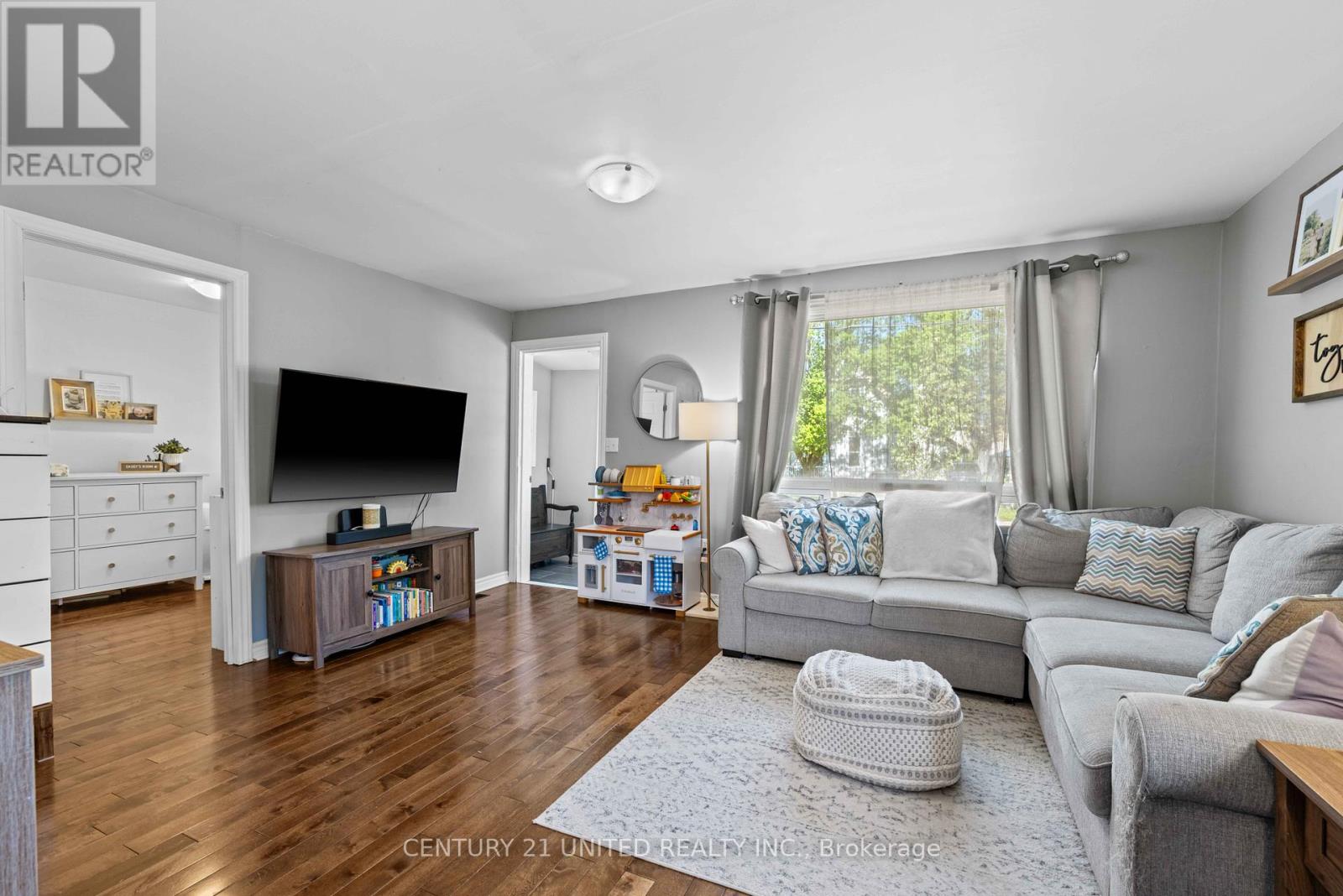 27 St Patrick Street, Kawartha Lakes, Ontario  K9V 1R2 - Photo 4 - X12160867