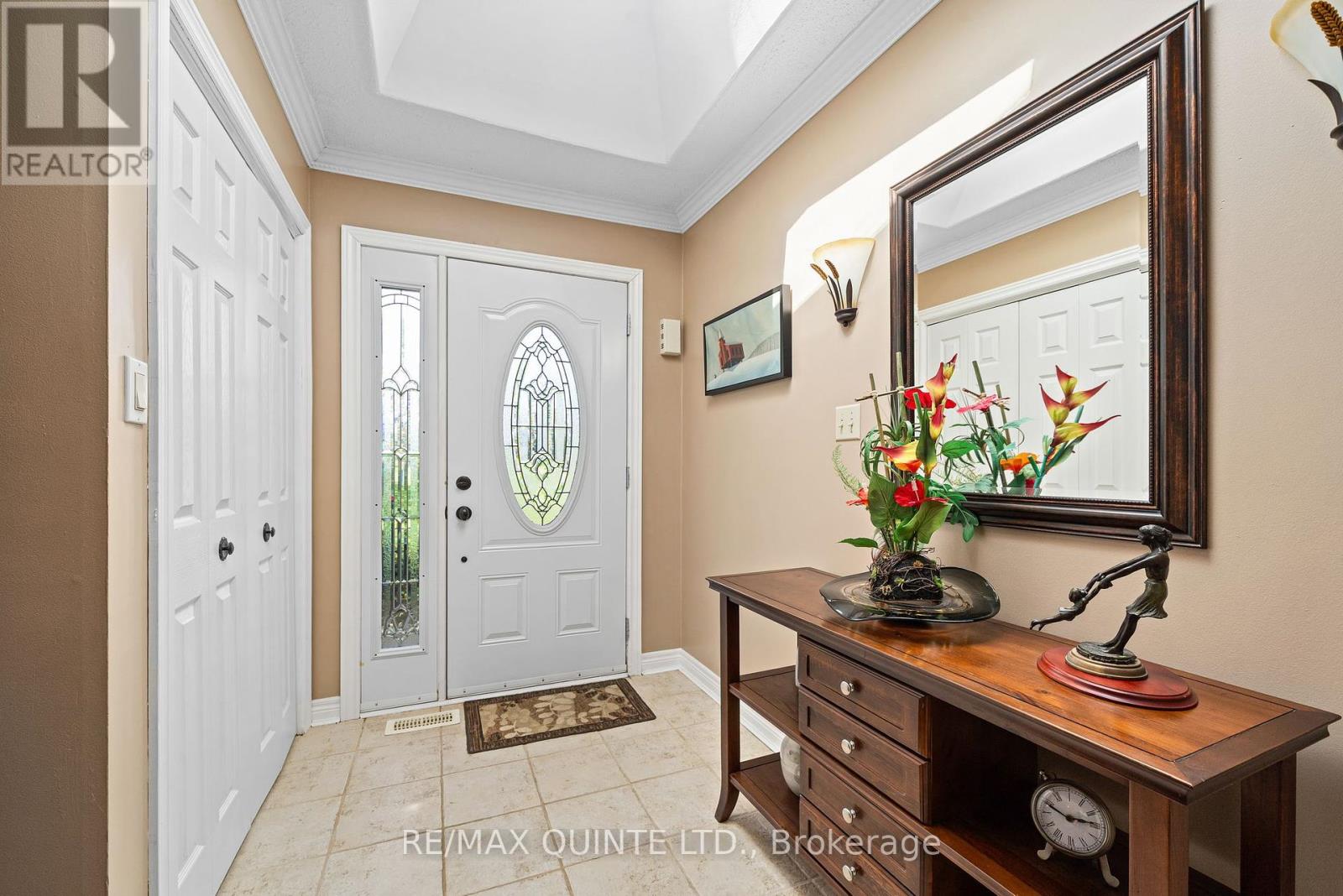 17035 Loyalist Parkway, Prince Edward County, Ontario  K0K 3L0 - Photo 10 - X12160890