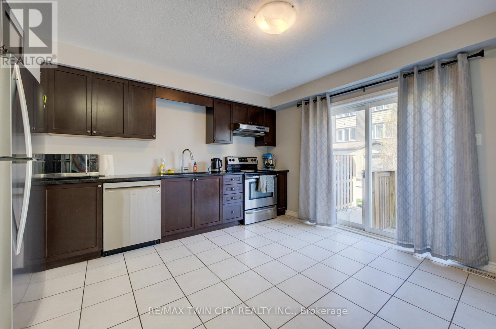 Property at 35 - 12 POPLAR DRIVE image 5