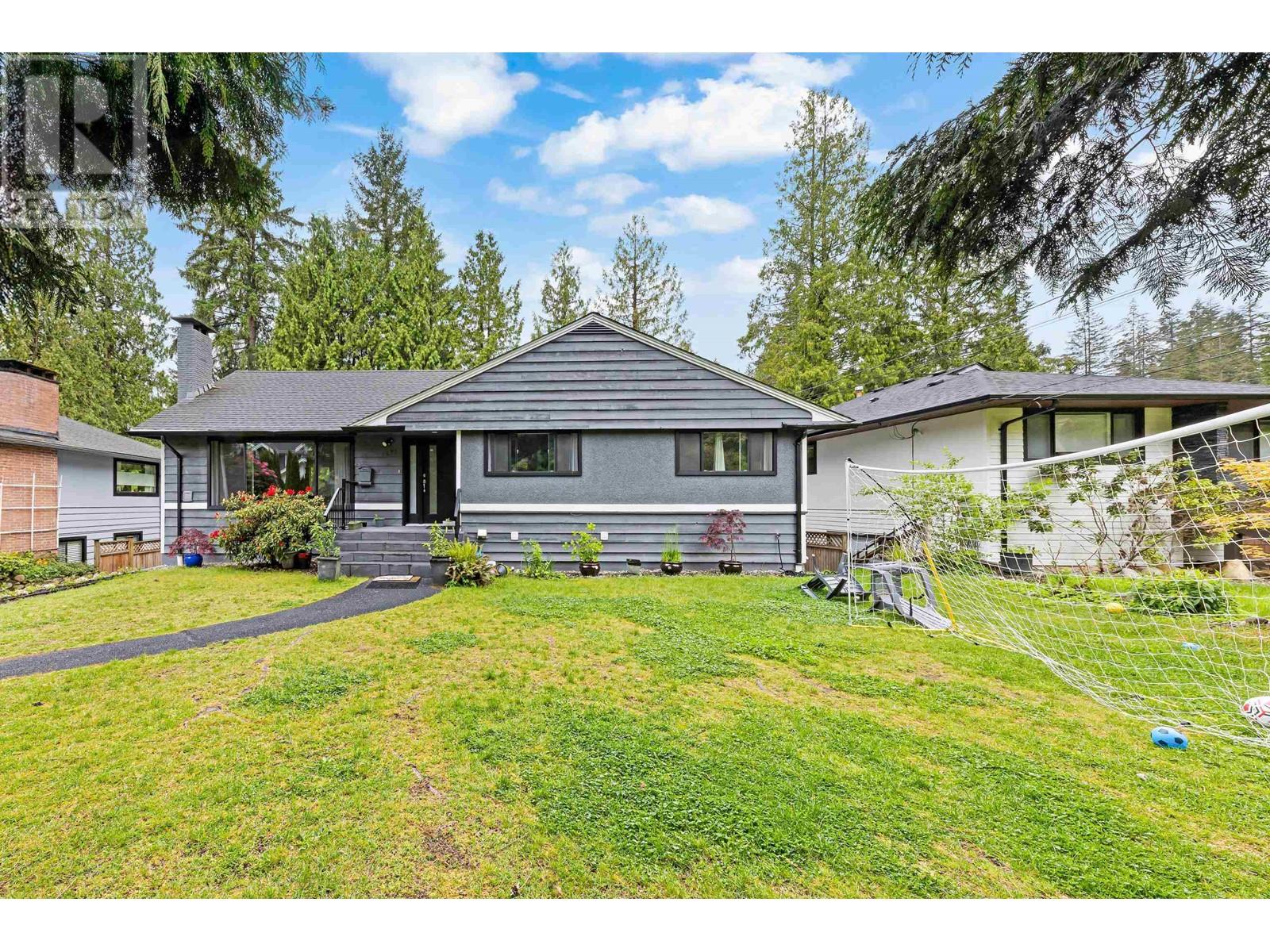 4477 PRIMROSE LANE, North Vancouver, British Columbia