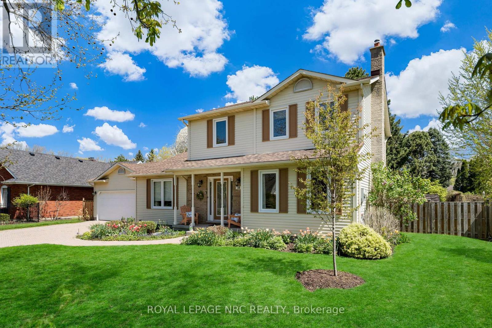 38 Colonel Butler Crescent, Niagara-On-The-Lake, Ontario  L0S 1J0 - Photo 2 - X12026607