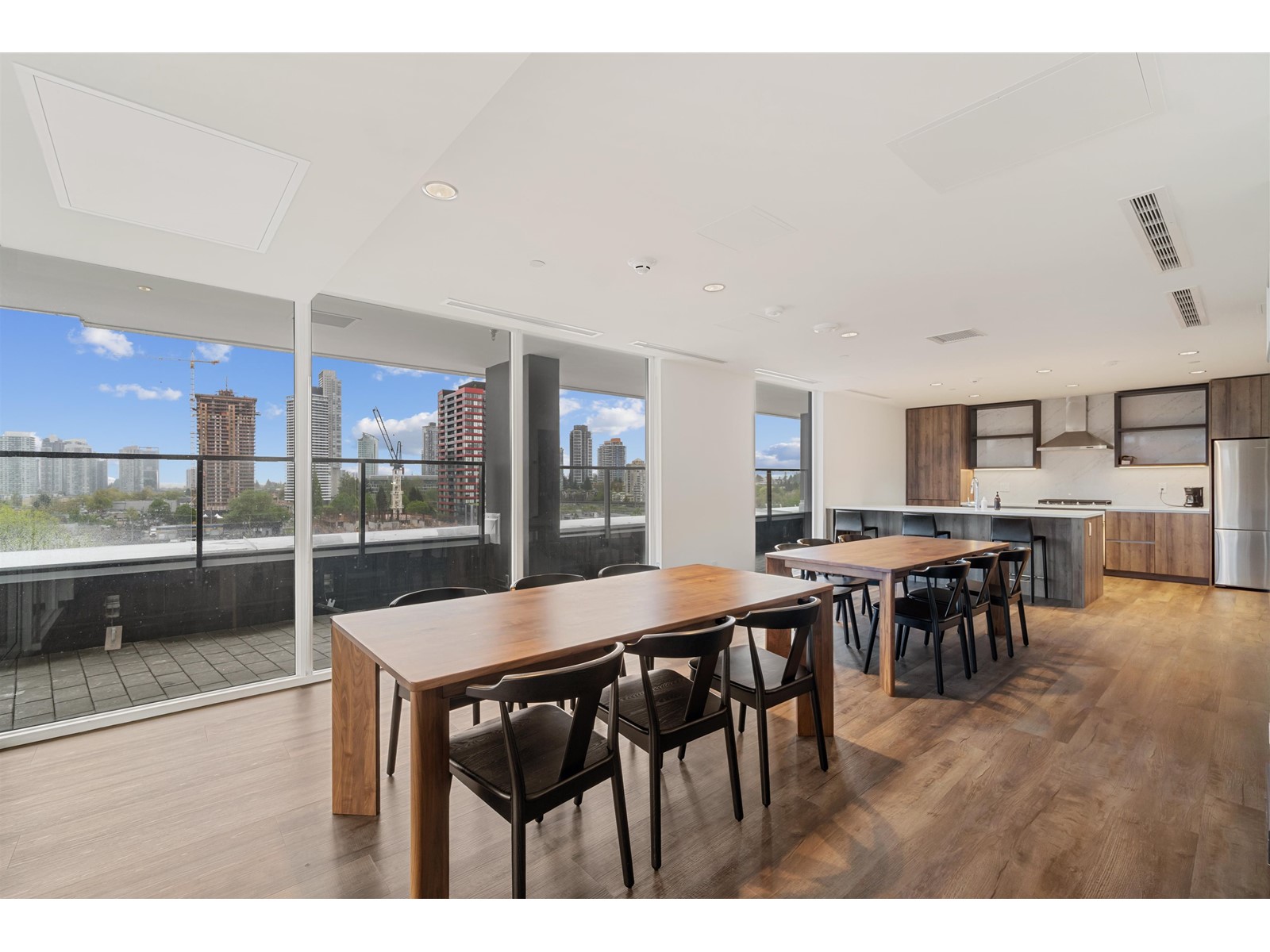 2402 10750 135a Street, Surrey, British Columbia  V3T 0A4 - Photo 21 - R3005047