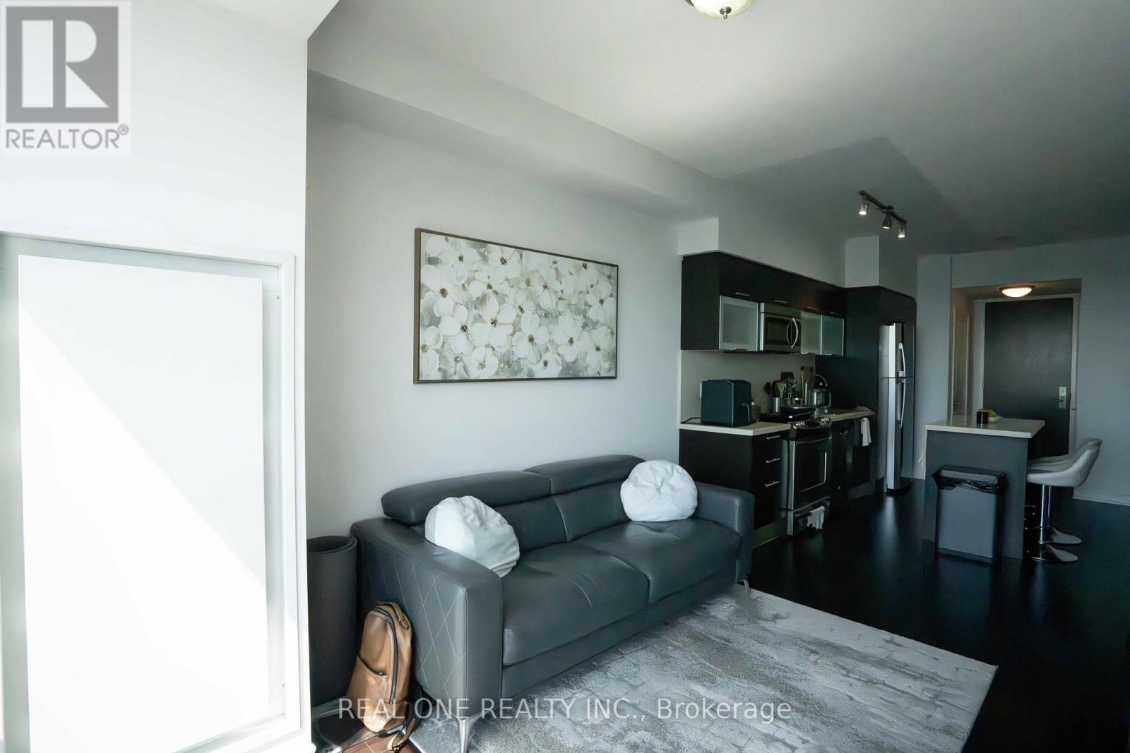 4613 - 386 Yonge Street, Toronto, Ontario  M5B 0A5 - Photo 4 - C12160897