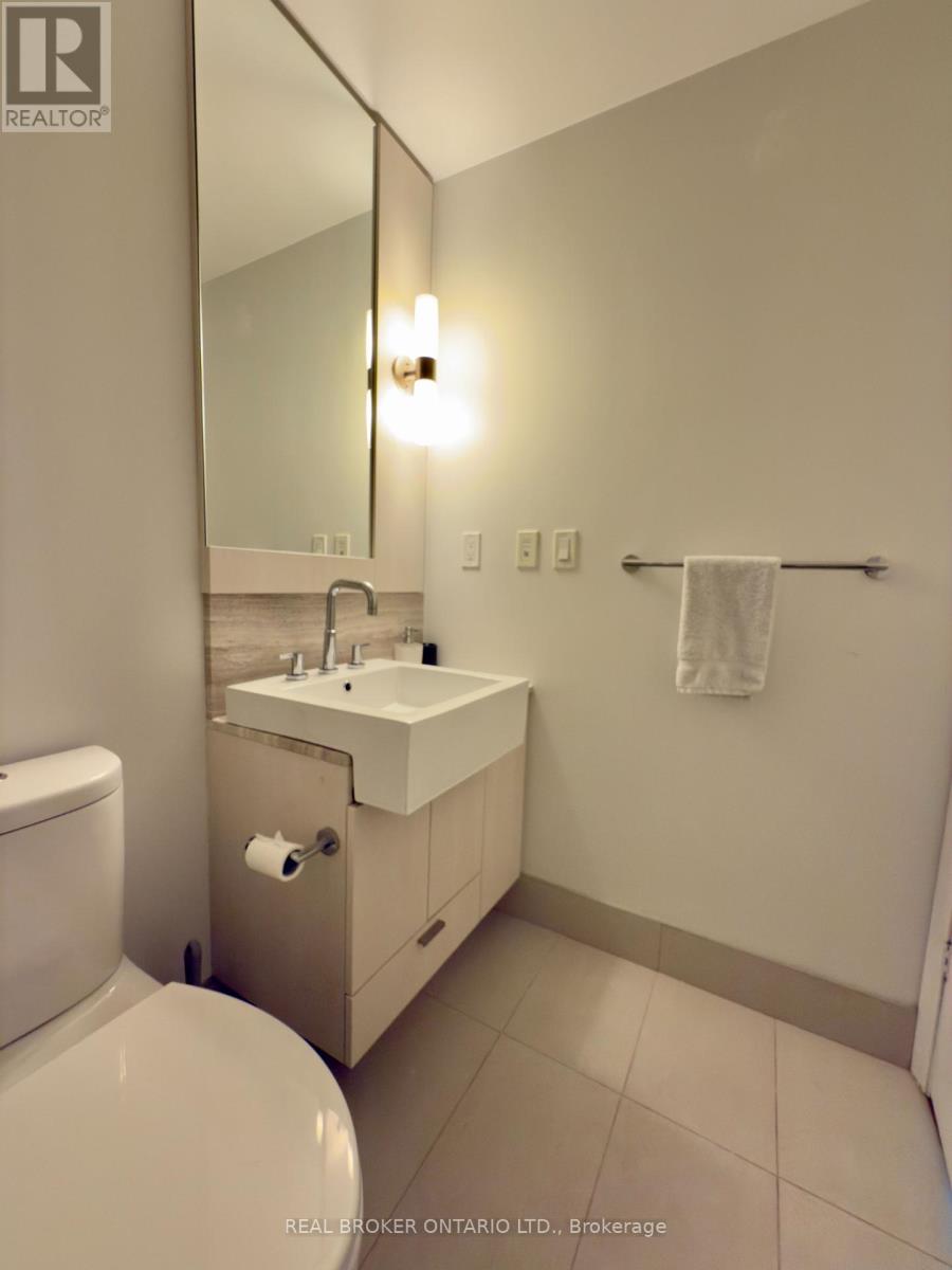 3008 - 88 Blue Jays Way, Toronto (Waterfront Communities), Ontario  M5V 2G3 - Photo 11 - C12160911
