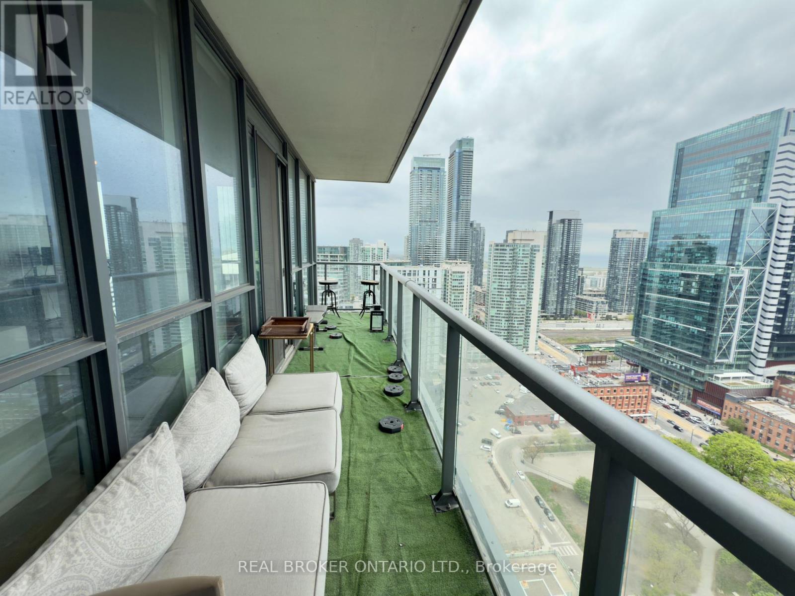 3008 - 88 Blue Jays Way, Toronto (Waterfront Communities), Ontario  M5V 2G3 - Photo 19 - C12160911