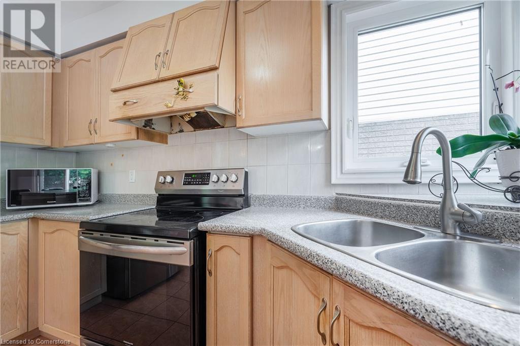 1262 Upper Paradise Road, Hamilton, Ontario  L9B 2R7 - Photo 6 - 40729995