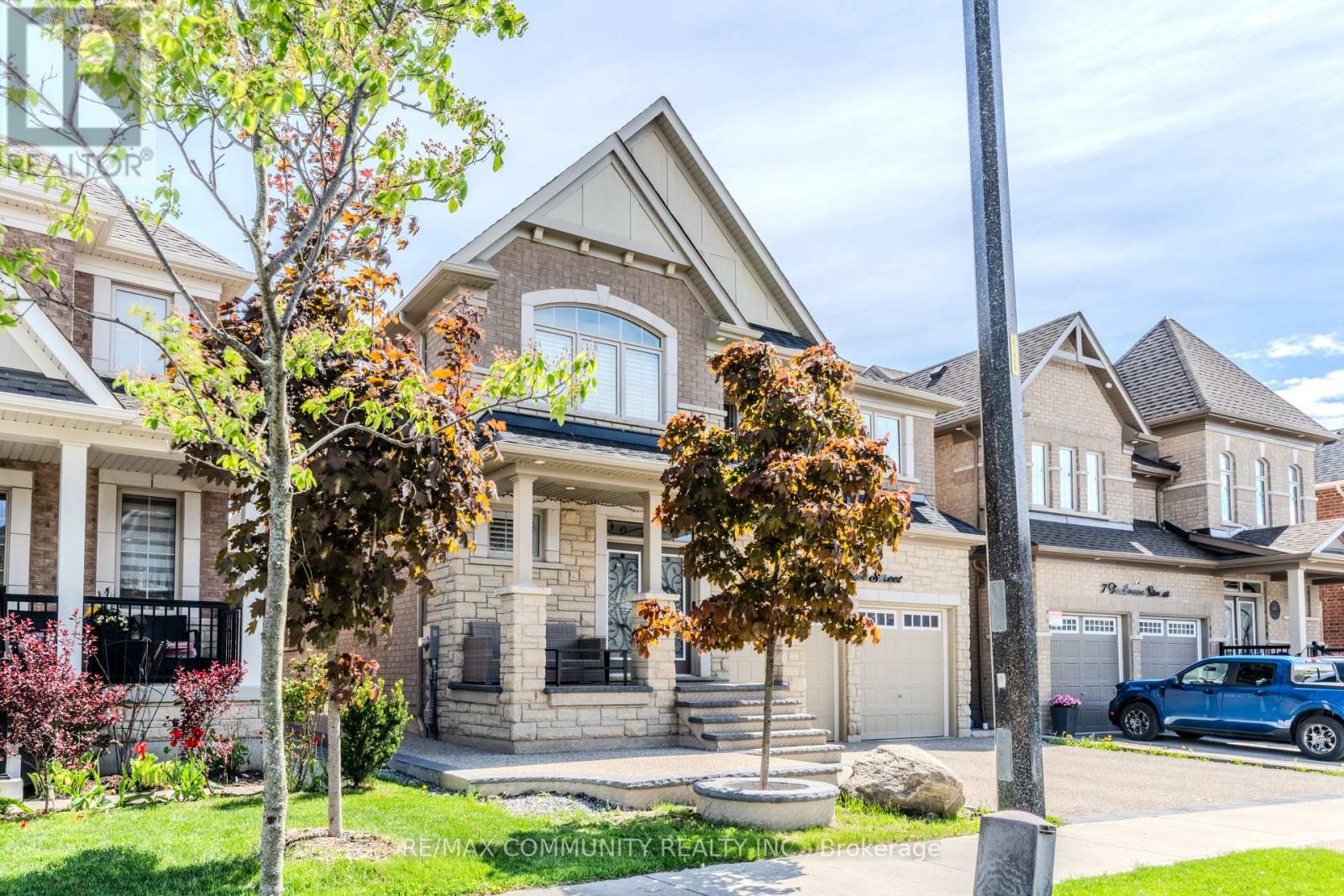 5 Toulouse Street, Whitby, Ontario  L1P 0J2 - Photo 3 - E12160914