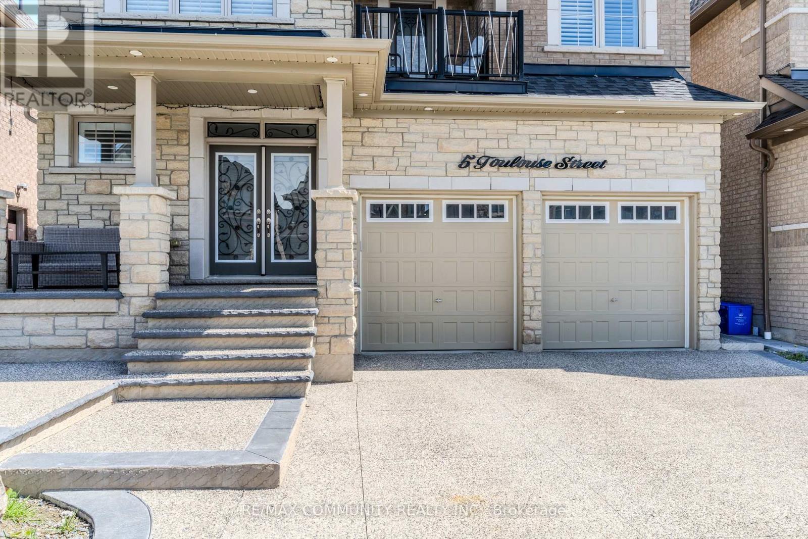 5 Toulouse Street, Whitby, Ontario  L1P 0J2 - Photo 4 - E12160914