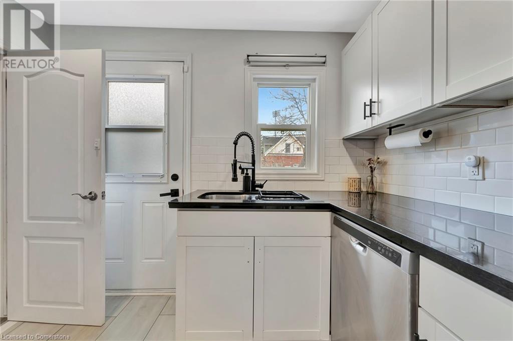 65 Connaught Avenue N, Hamilton, Ontario  L8L 6Y9 - Photo 17 - 40730671