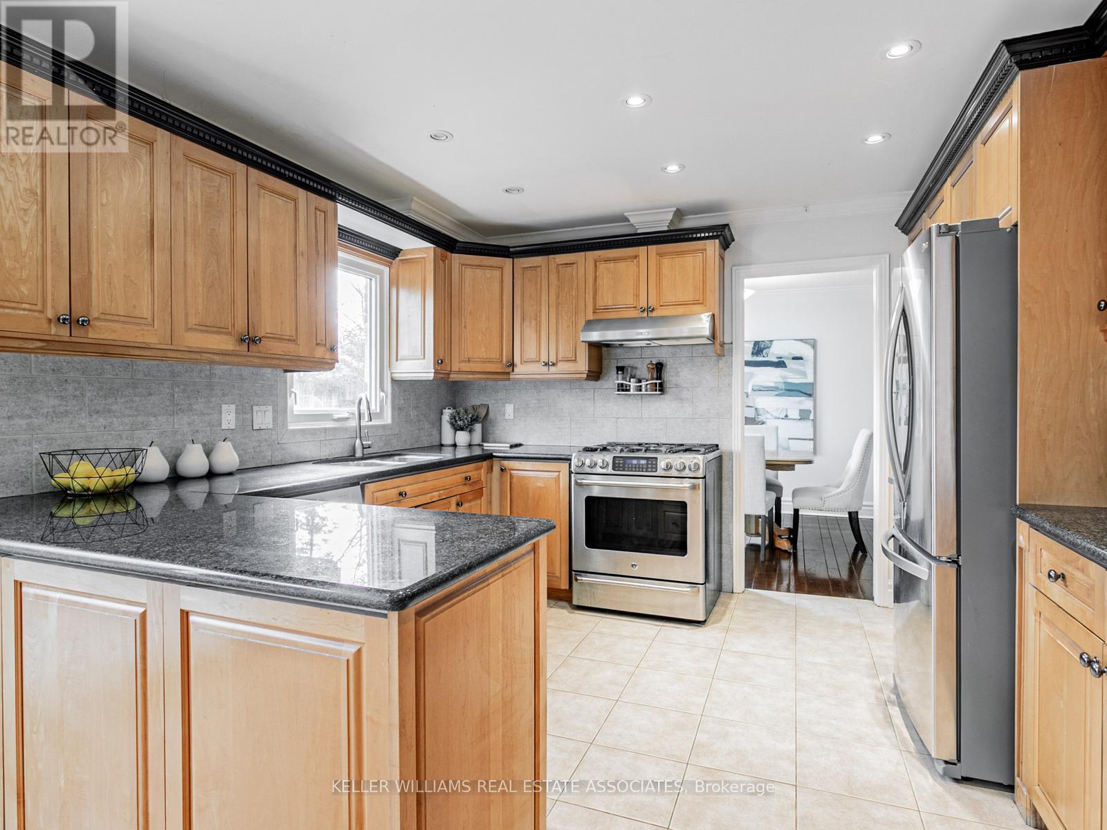 1308 Cermel Drive, Mississauga (Lorne Park), Ontario  L5H 3V4 - Photo 11 - W12160871