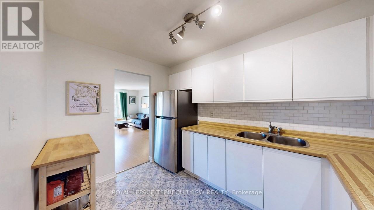 210 - 3835 Lake Shore Boulevard W, Toronto, Ontario  M8W 1R2 - Photo 11 - W12160900
